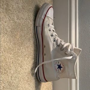 Chuck Taylor All Star- White Hightop Converses